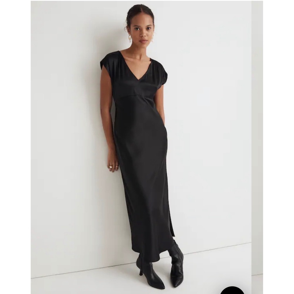 NWT Madewell V-Neck Satin Cap Sleeve Midi Dress Black Size 2 Classic Minimalist - Picture 1 of 10